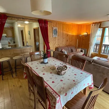 Flat In Pedestrian Area In *