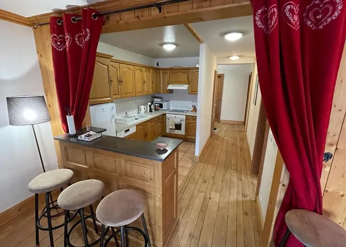 Large In - Close To The Slopes *