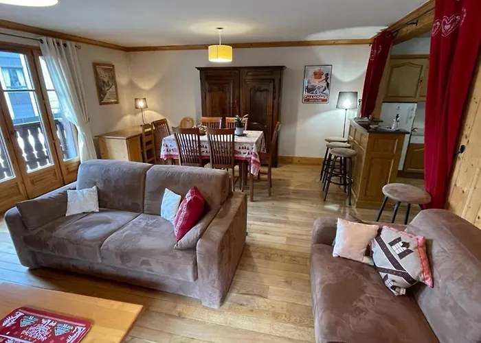 Large In - Close To The Slopes Chamonix