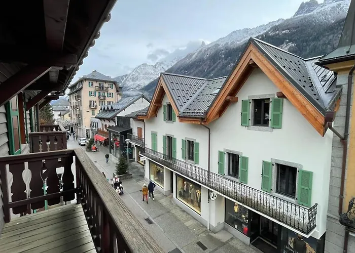 Large In - Close To The Slopes *